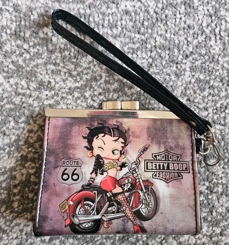 Titolo borsa pochette betty - titolo:,